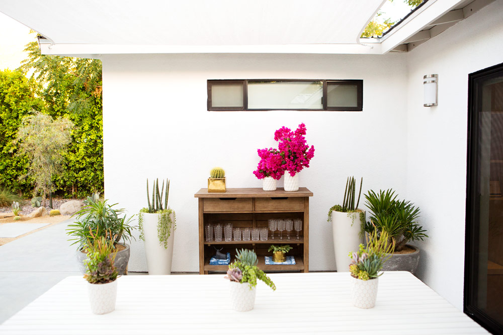 a_house_in_the_hills_modern_patio_makeover-3