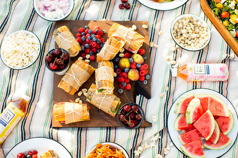 Summer Essential: The Front Yard Picnic