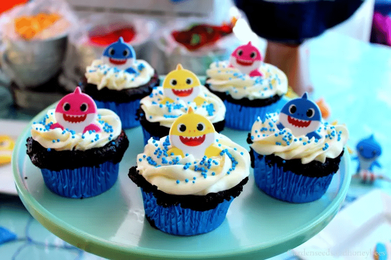 Baby_Shark_Cupcakes