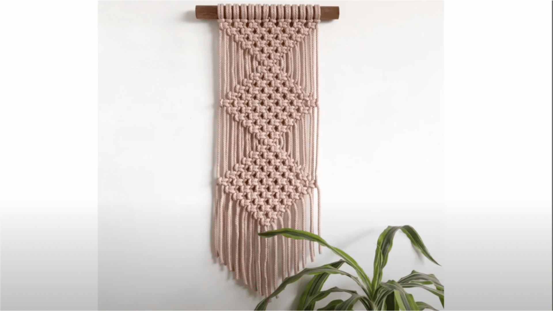 DIY_Macrame_Wall_Hanging