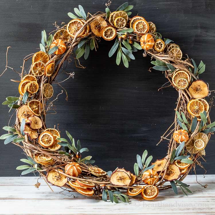 Natural_Dried_Fruit_Wreath