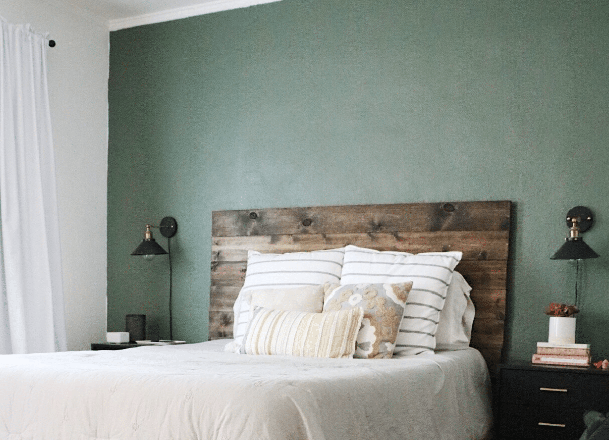 DIY_Moody_Green_Accent_Wall_In_Bedroom