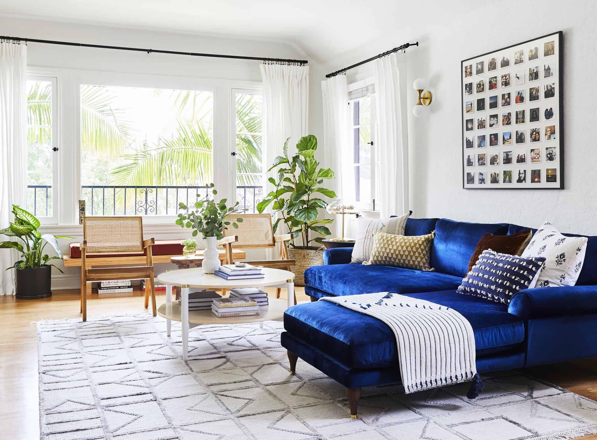 22 Ways to Style Blue Velvet Sofa in a Living Room