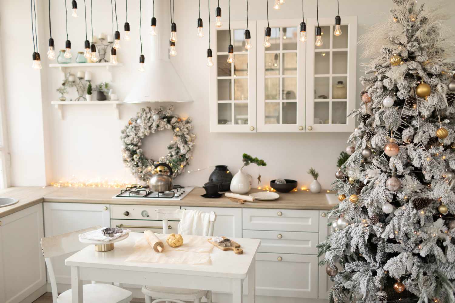 Best White Christmas Decor Ideas for a Winter Wonderland at Home
