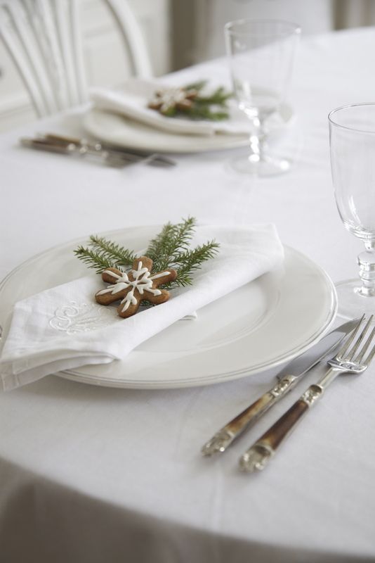 White tablescapes