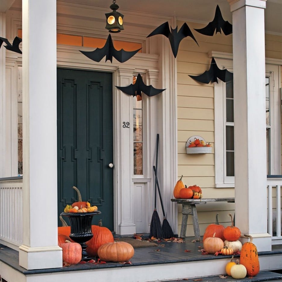 20 Spooky Halloween Front Porch Decor Ideas to Try this Season