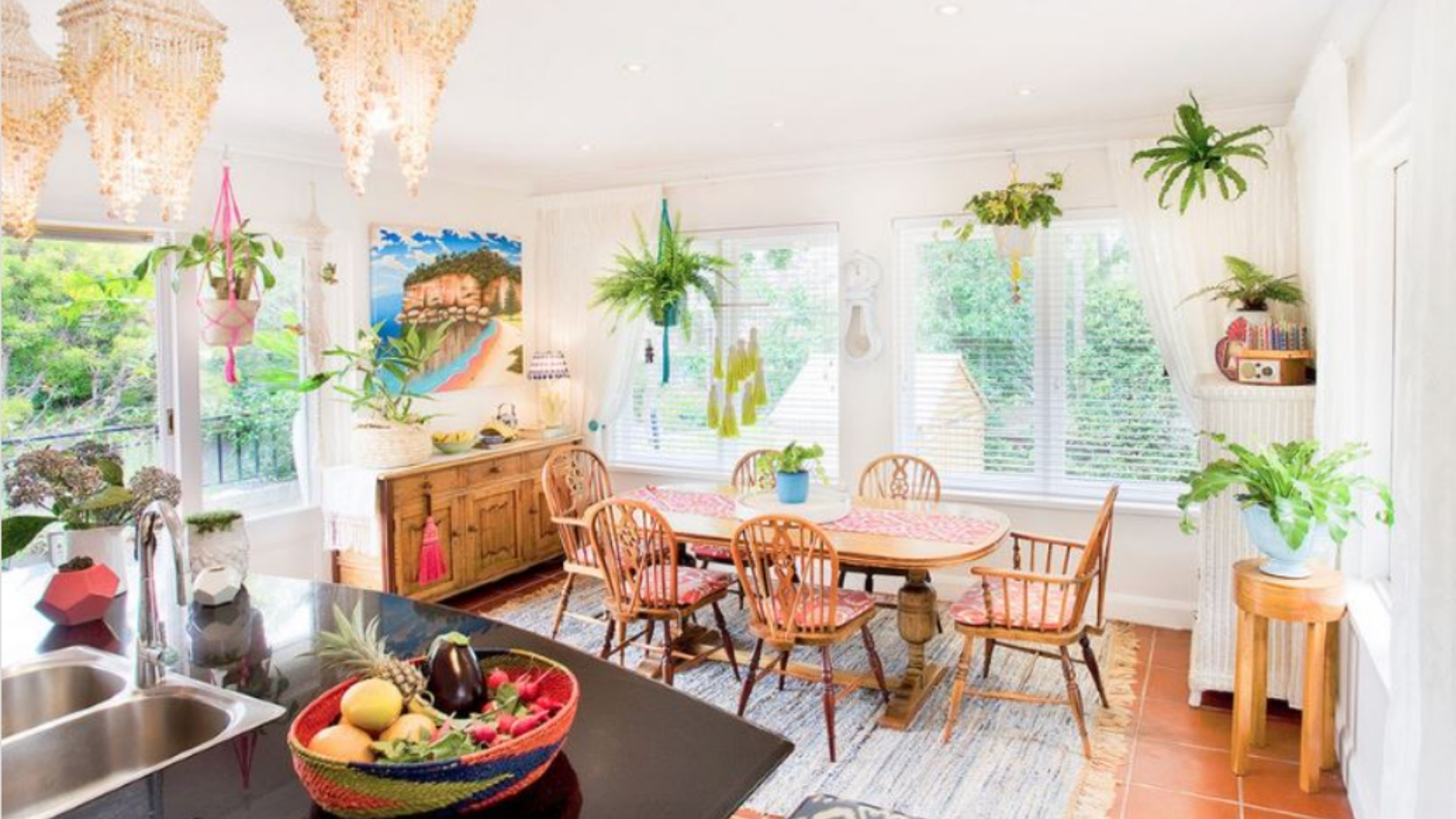 tropical-boho-dining-room