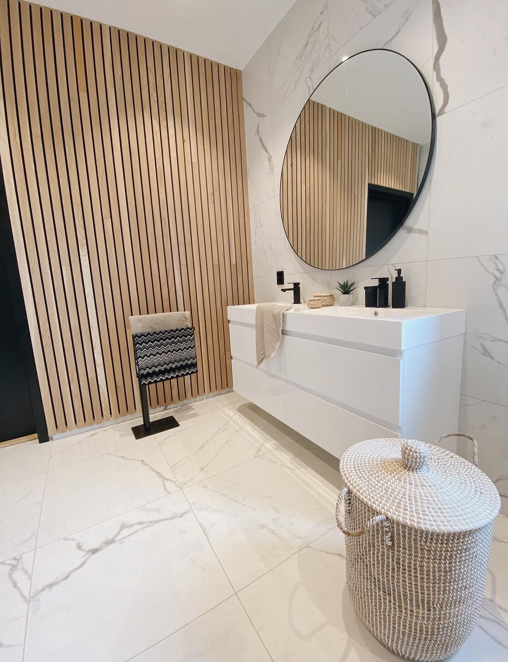 1 Scandinavian Bathroom Marble flooring