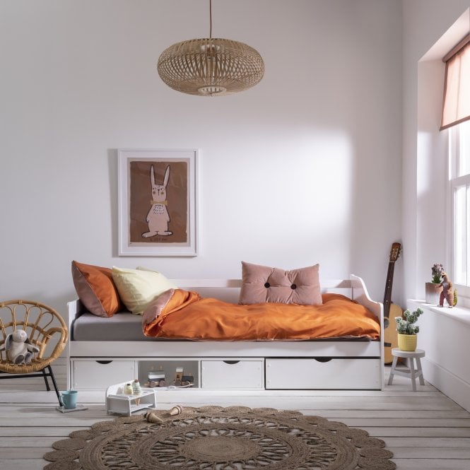 Day Bed with Trundle Feature