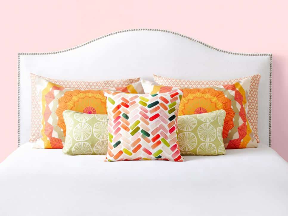 Accent pillows and throw pillow cover