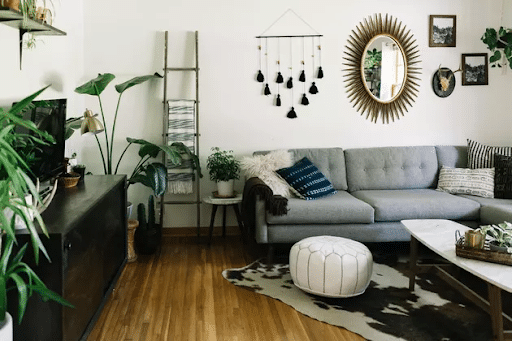 Eclectic decorations are a must for mid-century boho decor-style homes