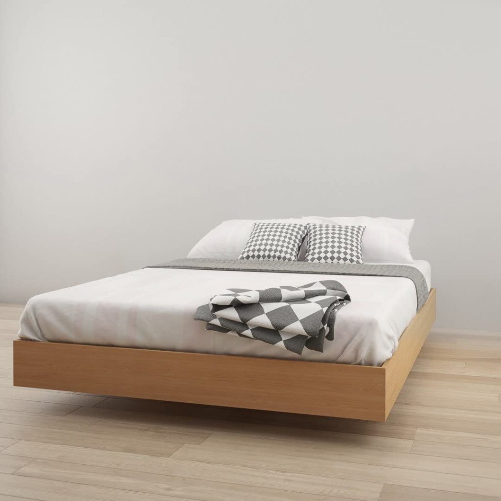 Queen Size Platform Bed in Natural Maple