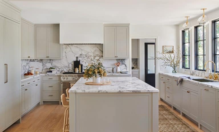 15 White Marble Backsplash Ideas to Transform Your Kitchen