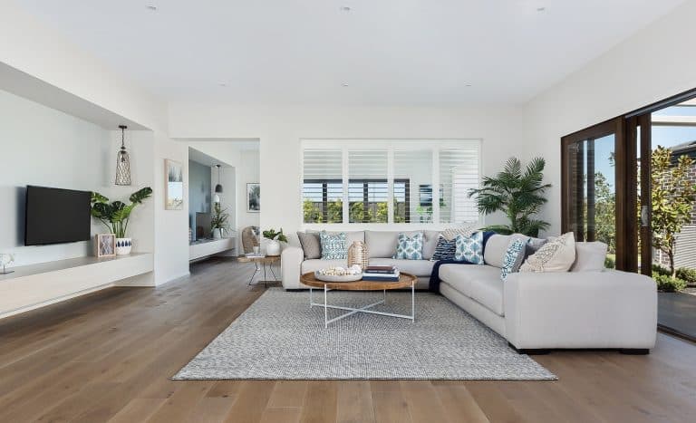 24 Modern Coastal Decor Ideas to Enhance Home's Look - A House in the Hills