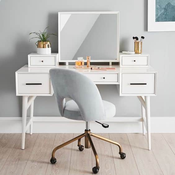 Stylish Feminine Vanity Desk