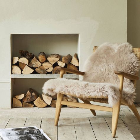 Accessories With A Soft Sheepskin Throw