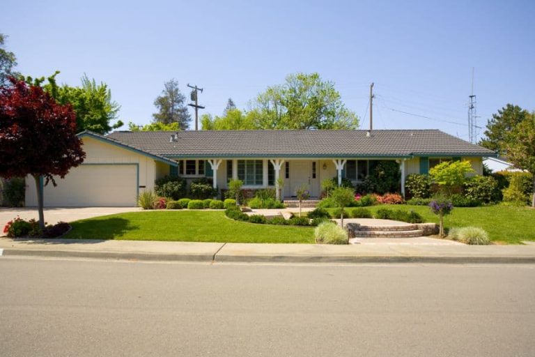 20 Stunning Modern Ranch Homes with Irresistible Curb Appeal - A House ...