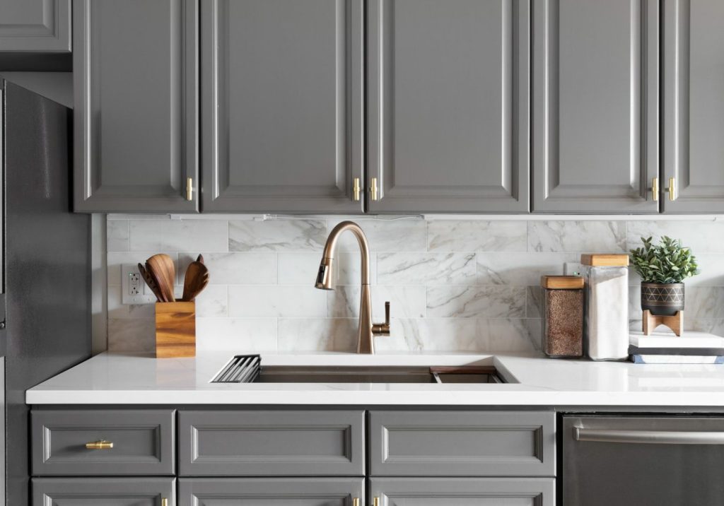 Choosing the Right Cabinet Color for Your Kitchen