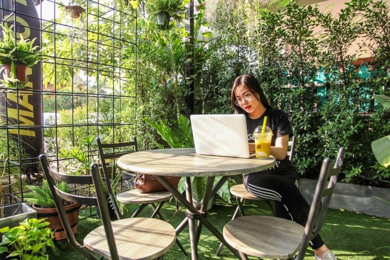 Want to Become a Digital Nomad? How You Can Earn Money on the Move