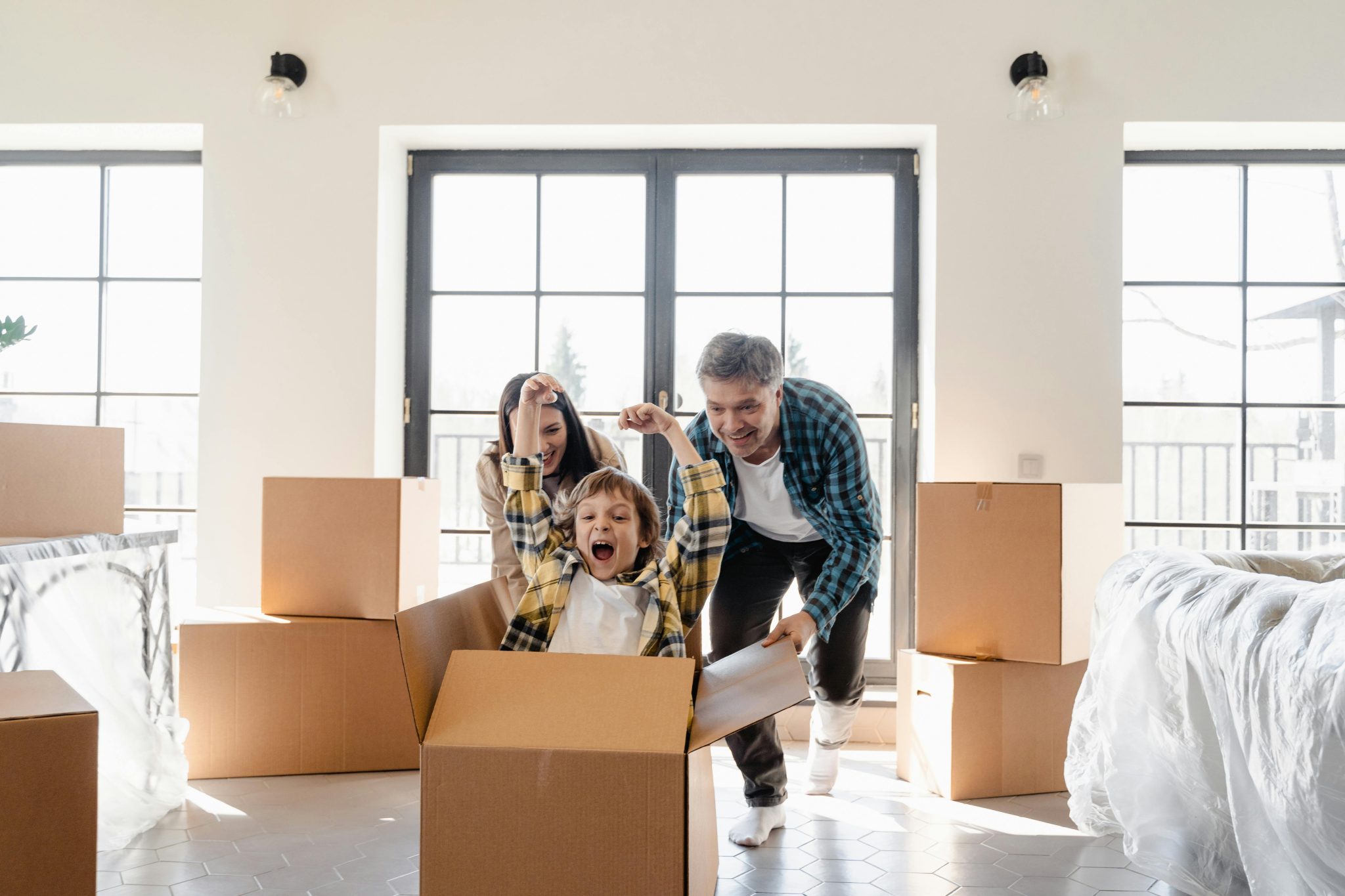 Smart Family Moving: Celebrity Parents Share Their Secrets