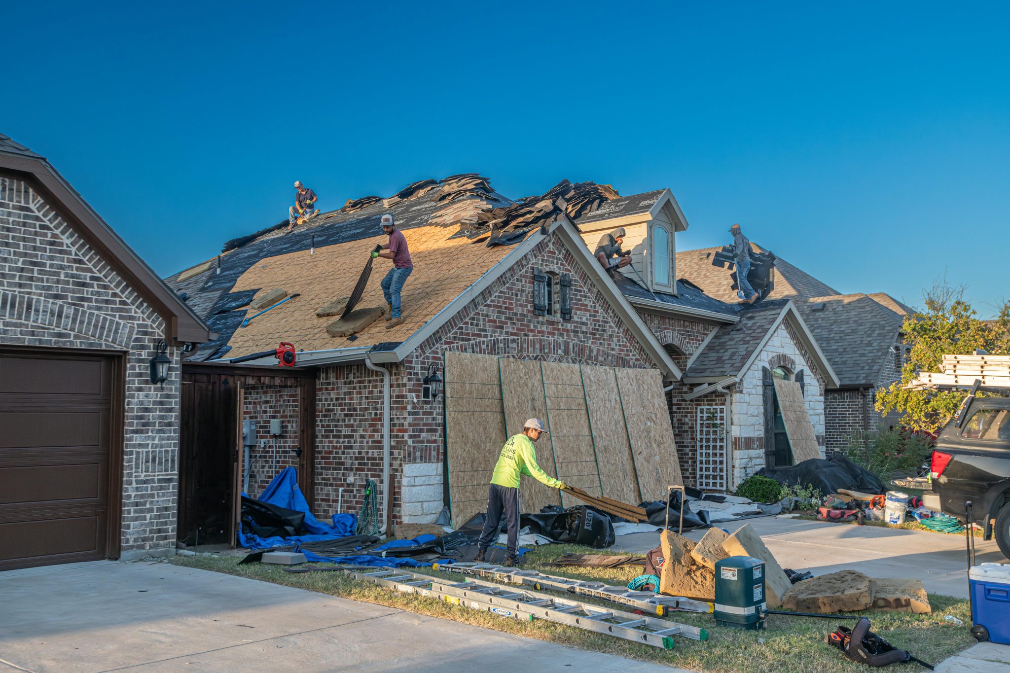 Choosing the Perfect Roof Replacement Contractor