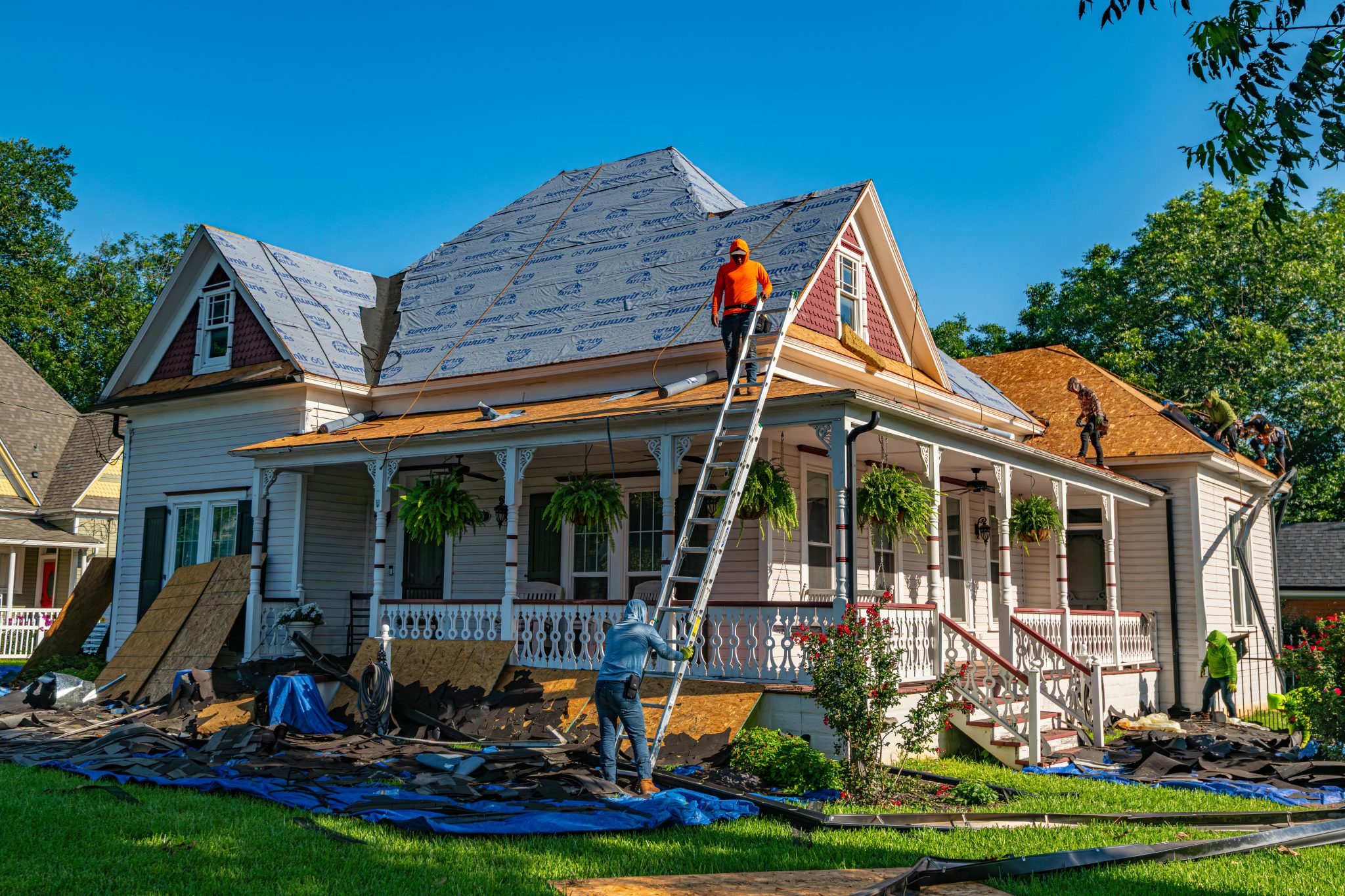 Roof Repairs vs Full Replacement