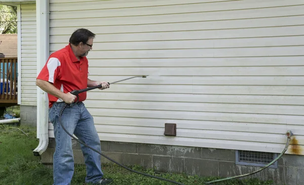 How to Clean Mold and Mildew Off Your Vinyl Siding