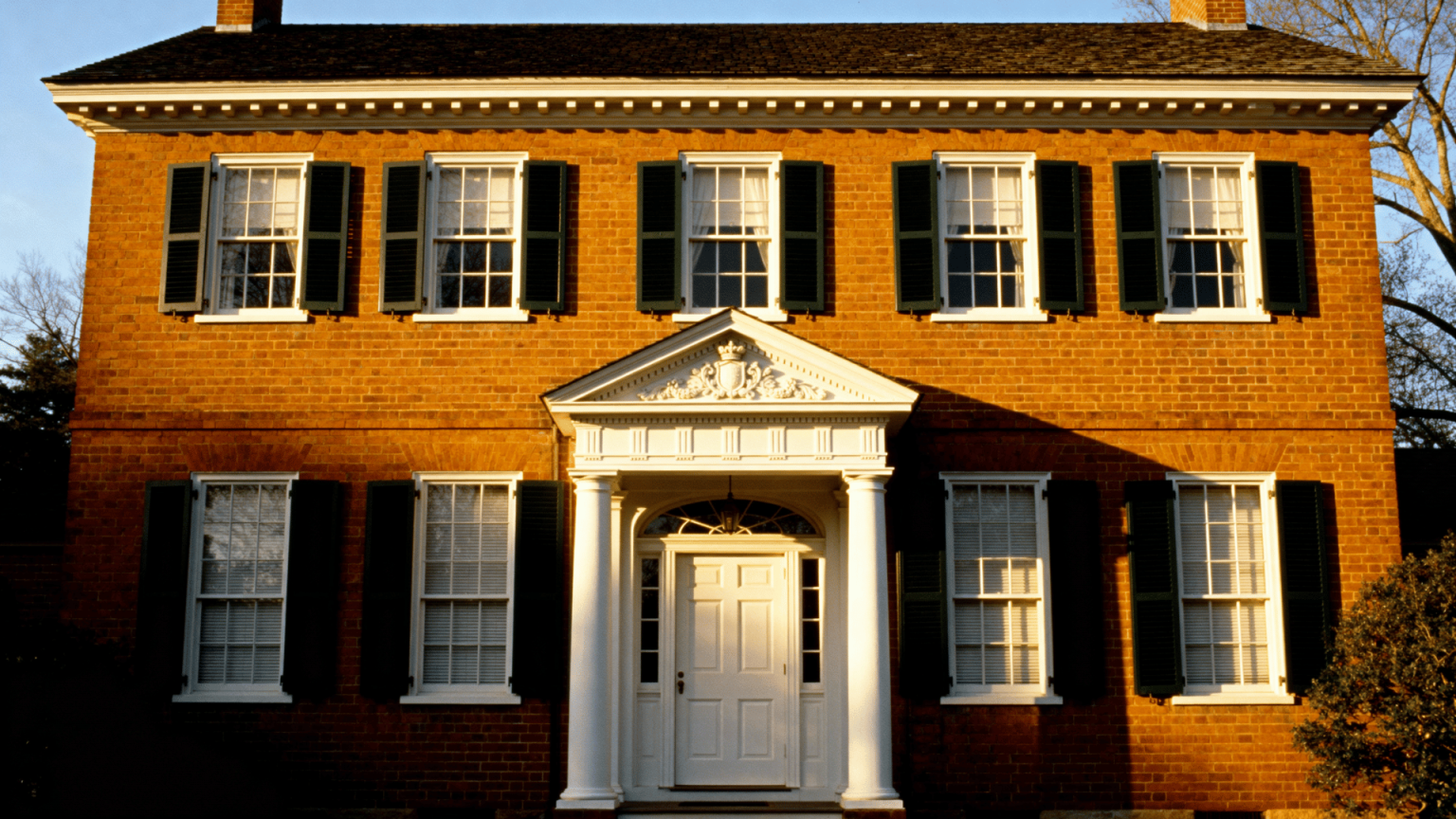 Colonial Home Architecture: History, Design and Features - A House in ...