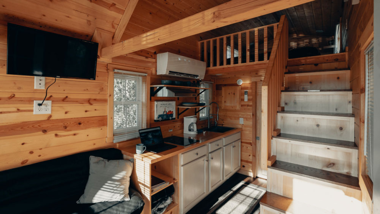 27 Log Cabin Interior Design Ideas for Cozy, Modern & Rustic Homes - A ...