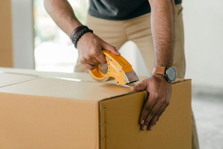 6 Ways a Tape Dispenser Boosts Packing Speed and Safety