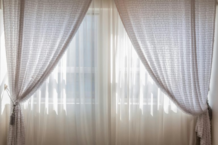 Sheer Curtains Dubai: The Perfect Blend of Light, Privacy, and Modern Elegance