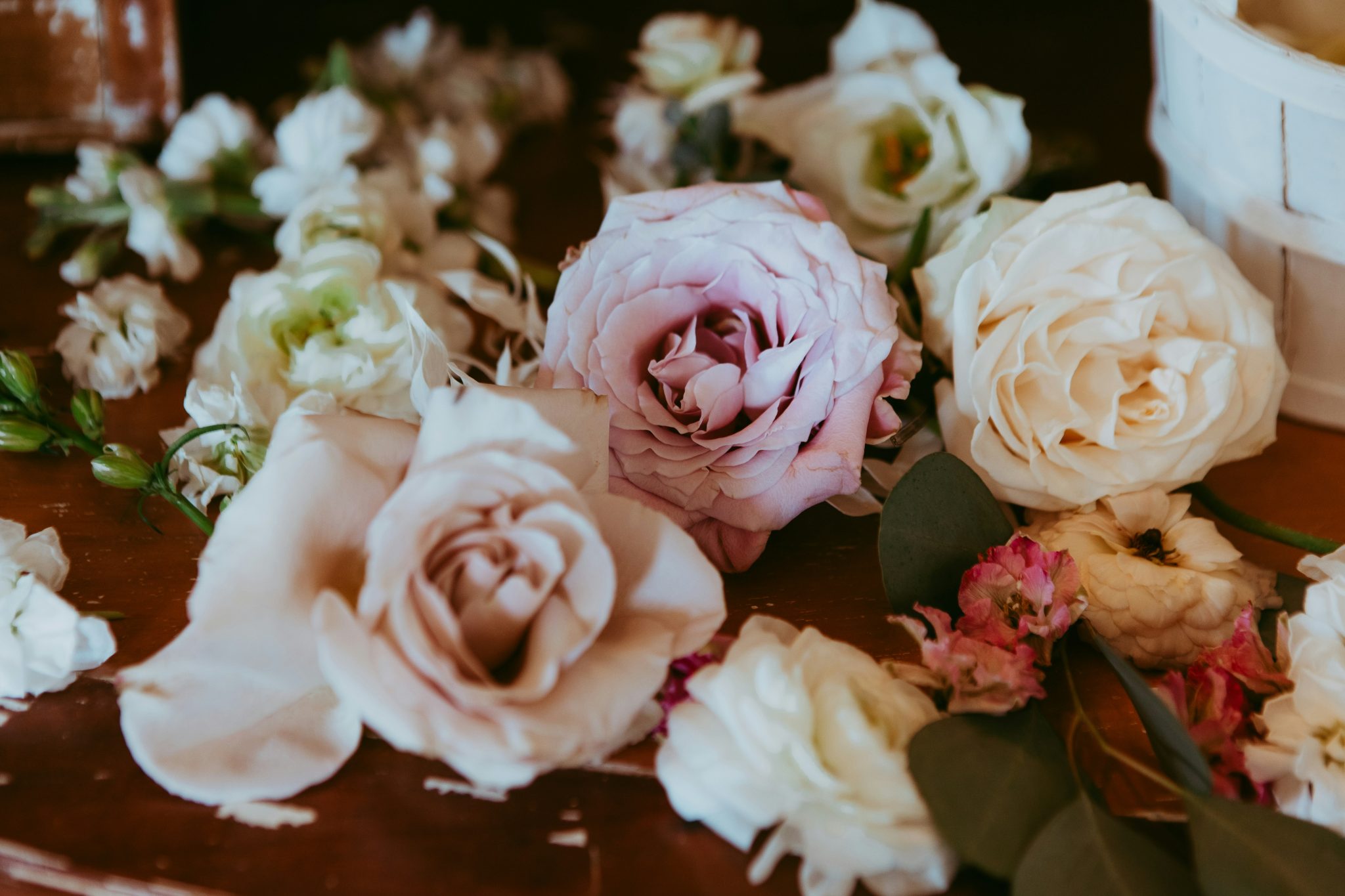 Valentine’s Day Flower Combos with Chocolates