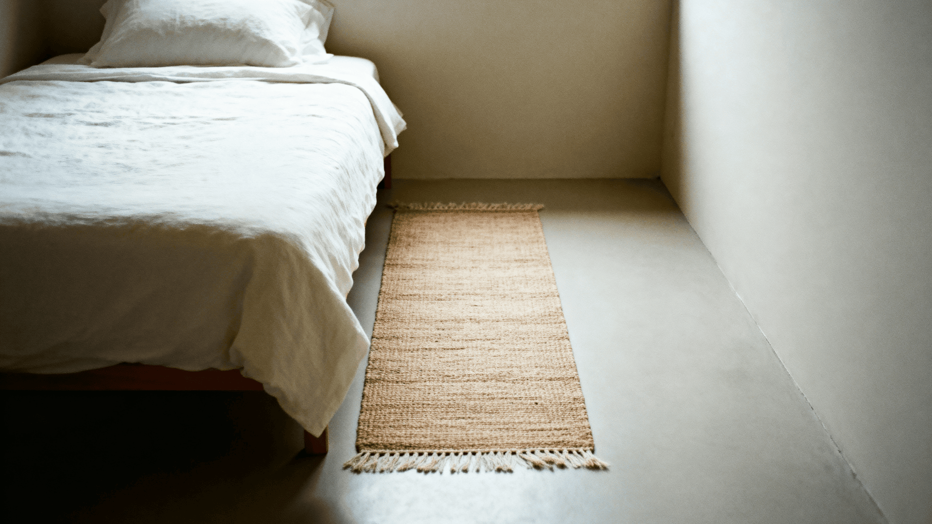 single runner at foot of bed