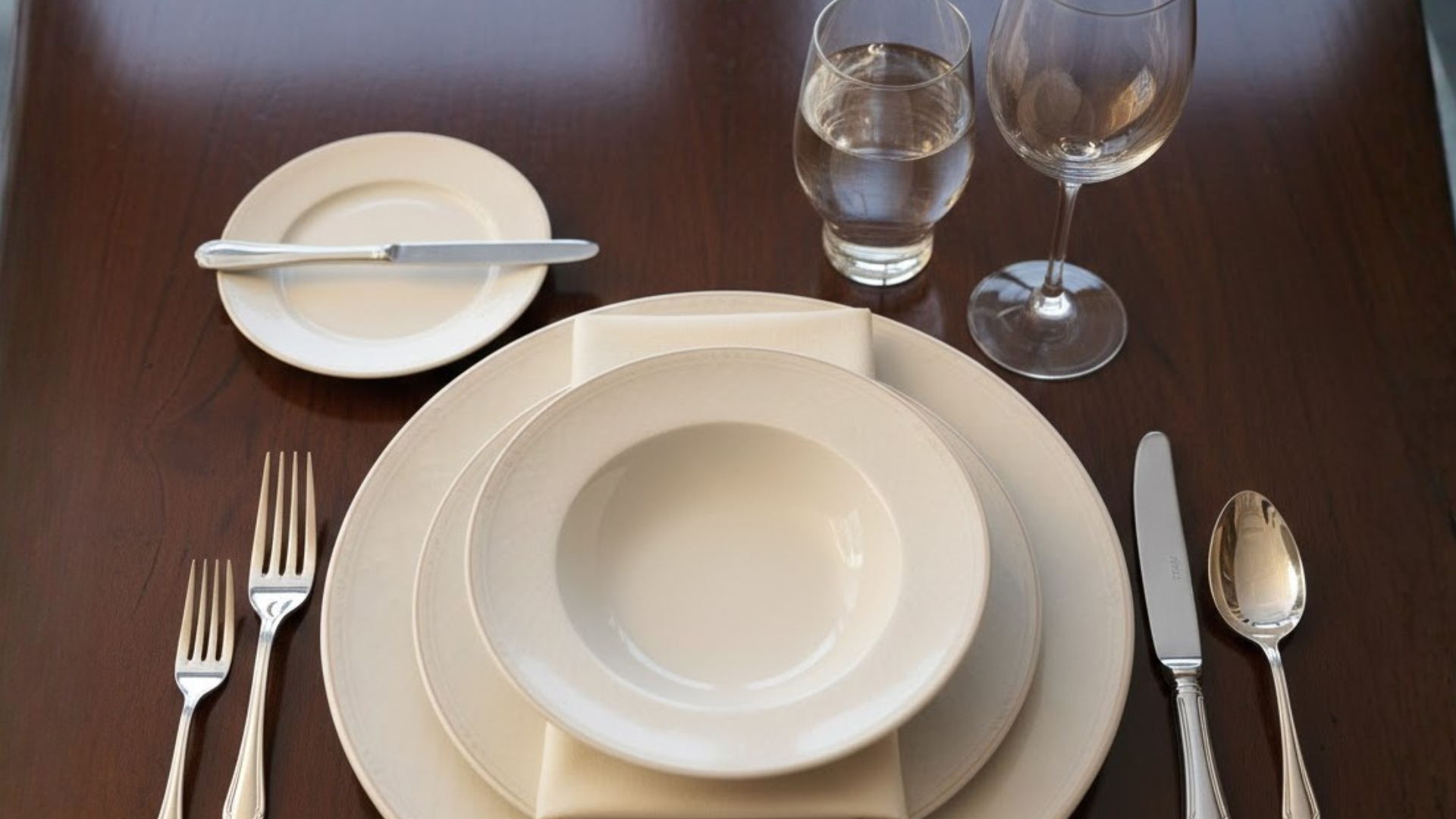 formal table setting diagram