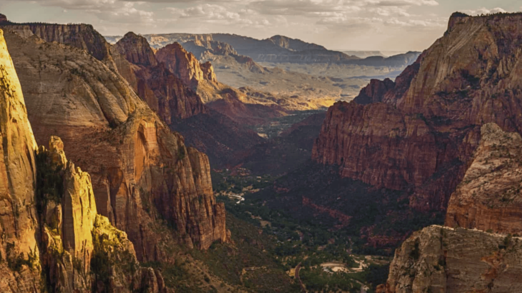 observation point via east mesa trail