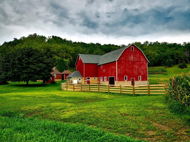 red barn in rural America