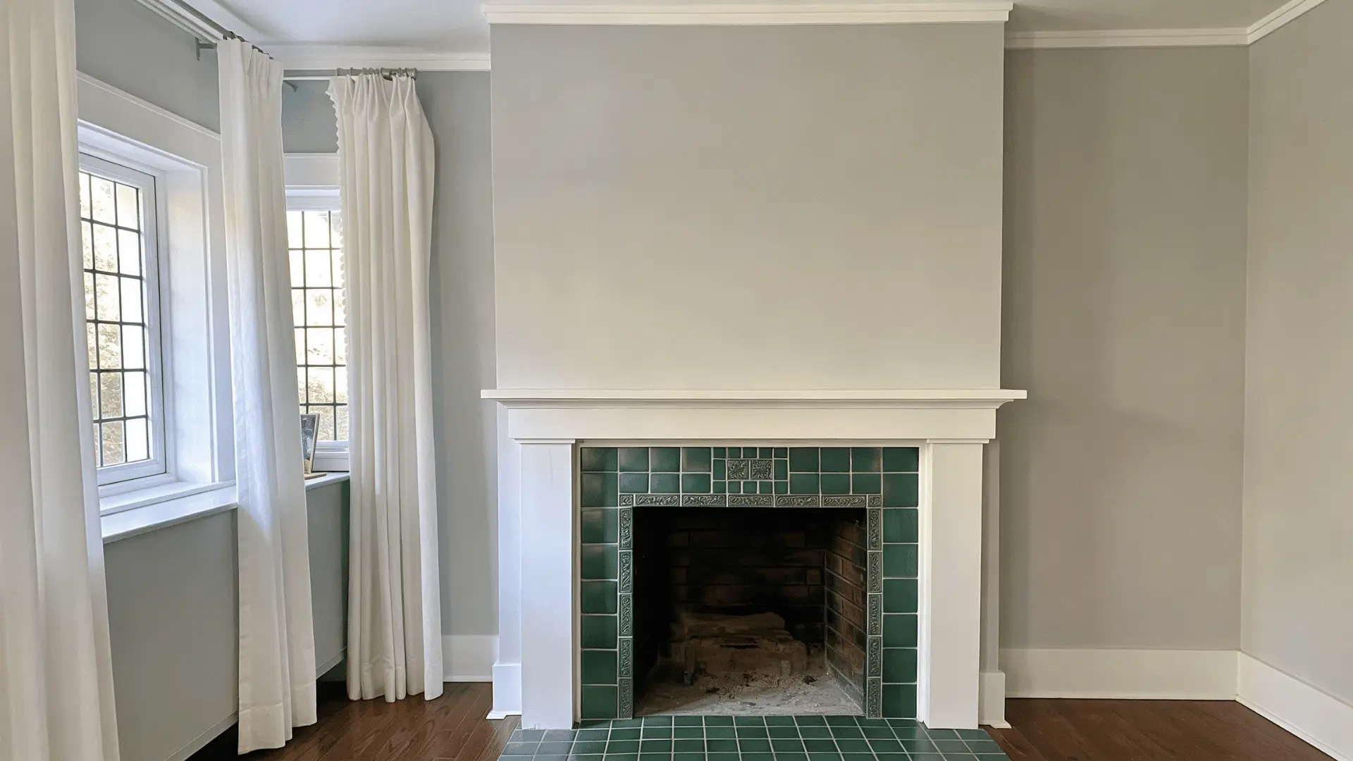 Fireplace with tile surround design